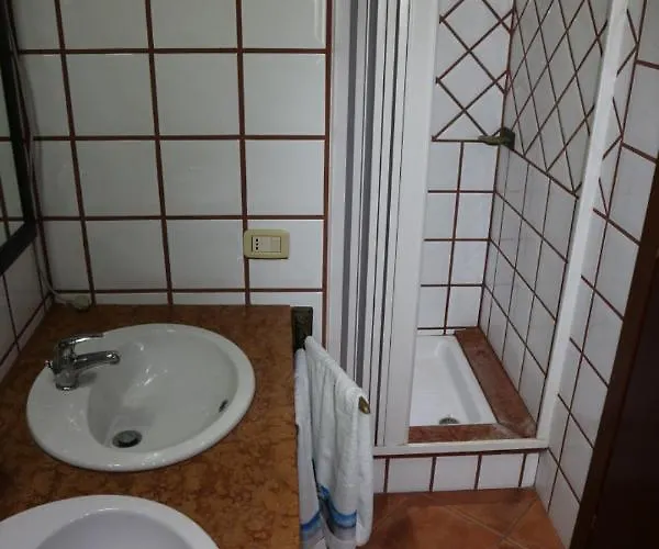 招待所 Aurelio Rapillo 4*